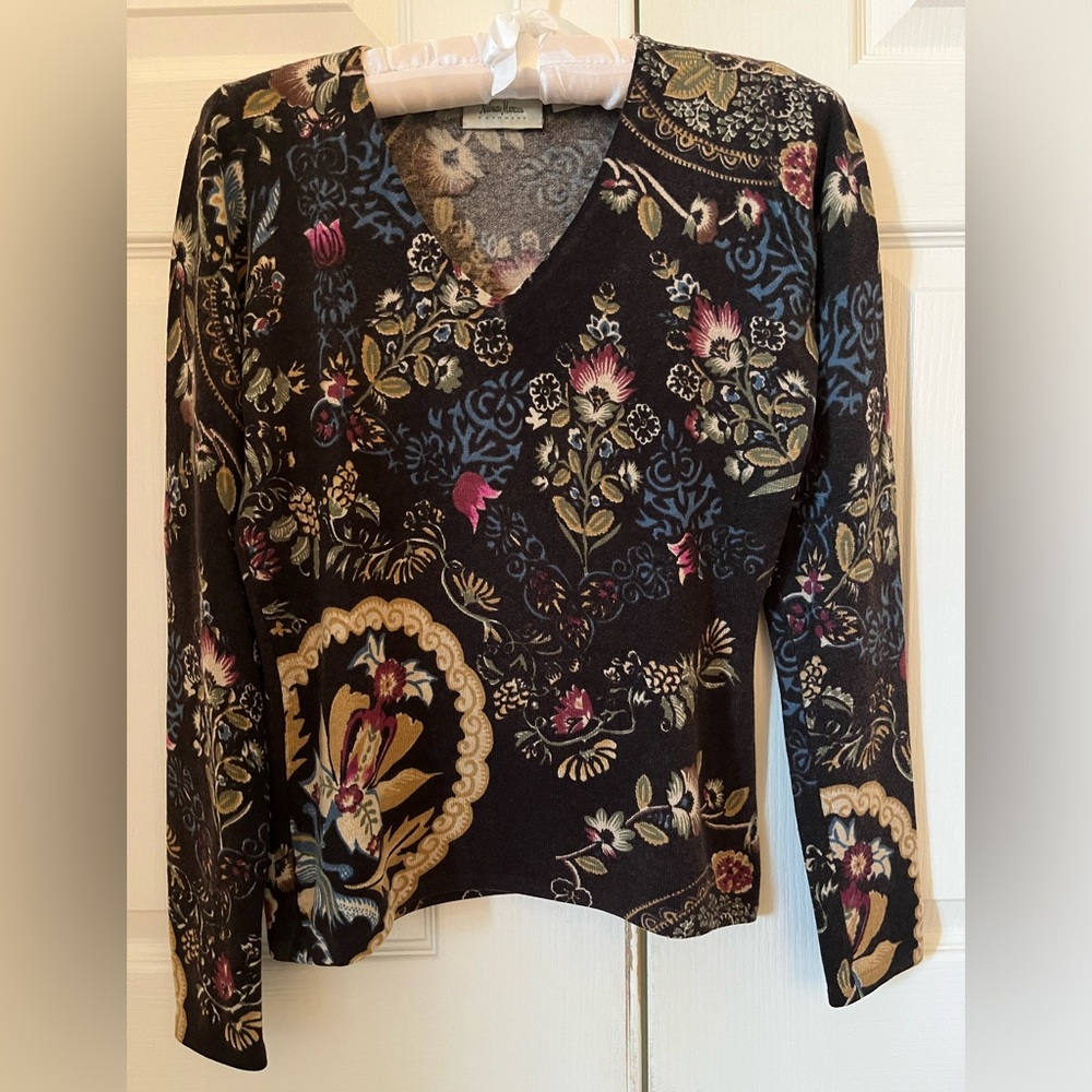 Neiman Marcus Brown and Multicolored V-Neck Cashmere Sweater, size small